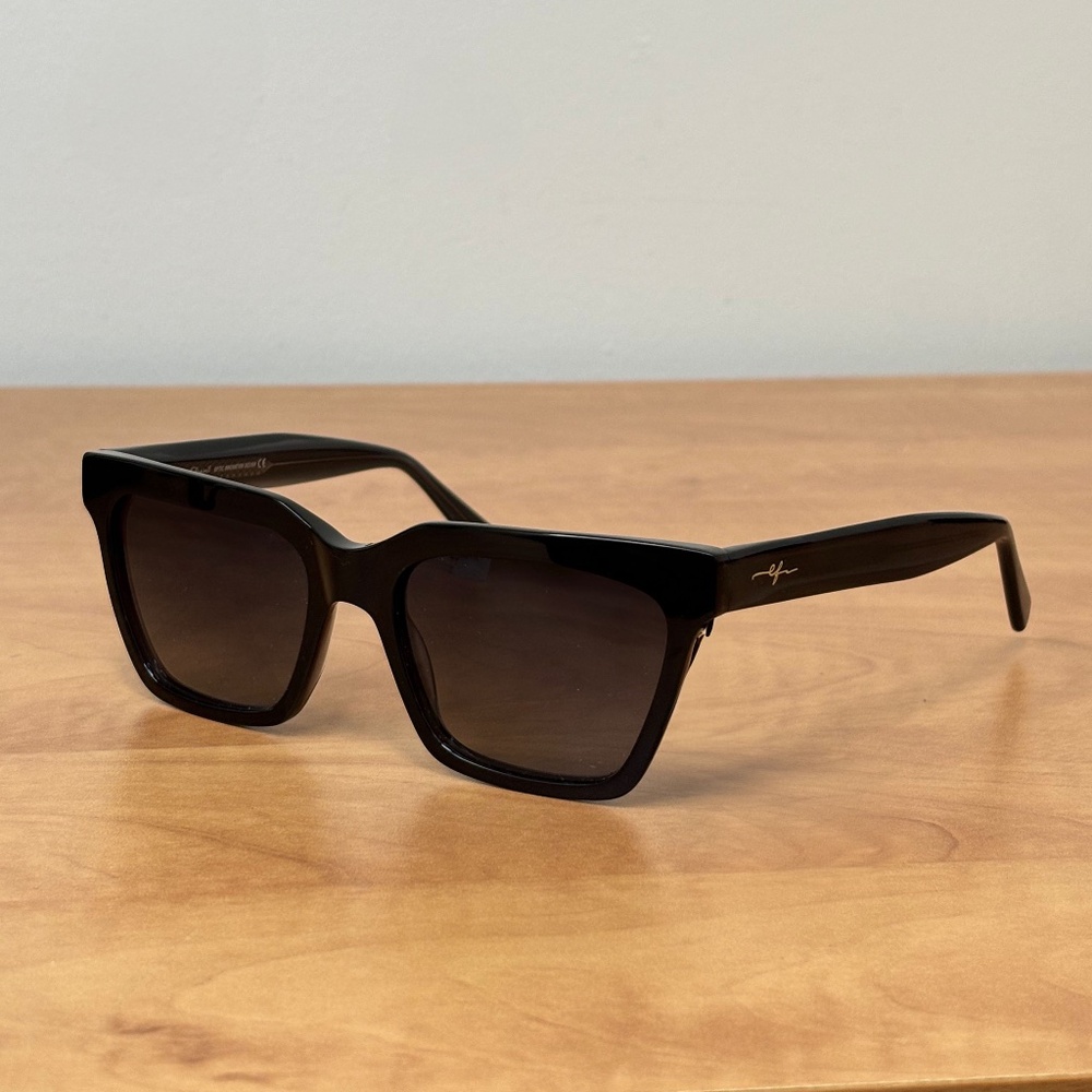 Bold polarized square sunglasses